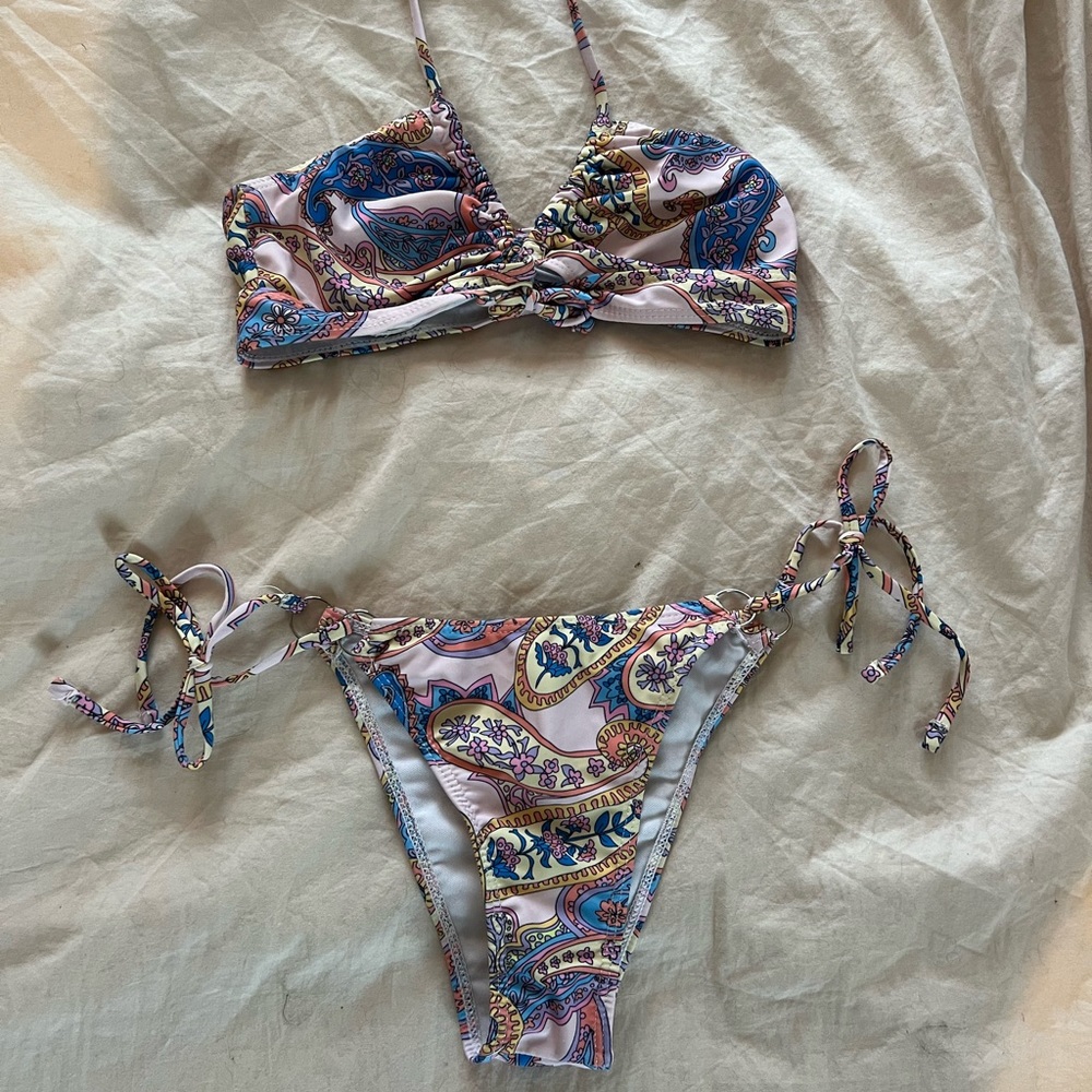 Paisley print bikini